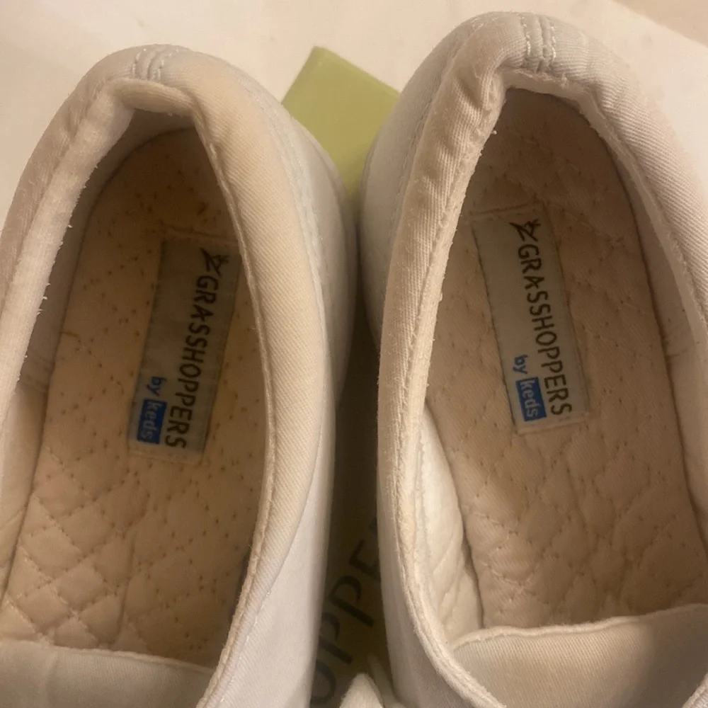 GRASSHOPPERS by KEDS White Cotton Twill Lace Up Sneakers Size 8 EUC lcsr